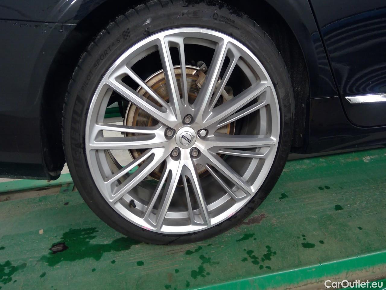 Volvo  V90  T6 350 Insc.Rec. AWD Aut #26