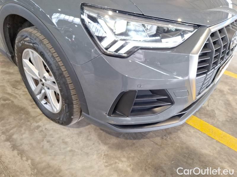 Audi  Q3 AUDI  / 2018 / 5P / SUV 45 TFSI E S TRONIC BUSINESS #32