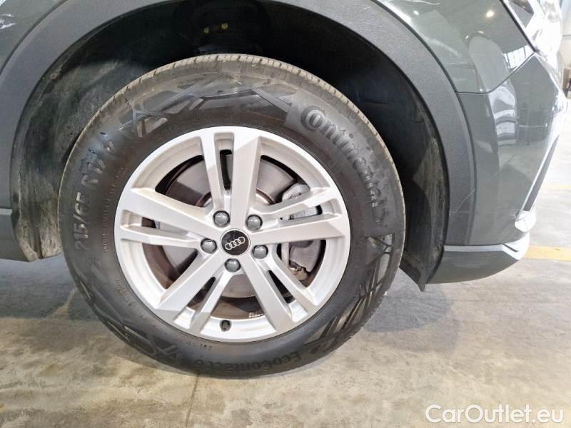 Audi  Q3 AUDI  / 2018 / 5P / SUV 45 TFSI E S TRONIC BUSINESS #62