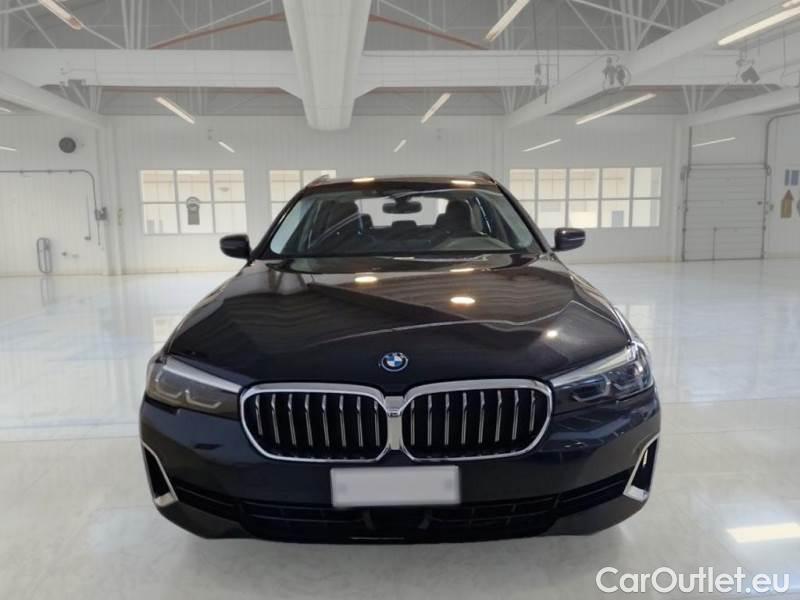 Bmw  Serie 5 BMW  / 2020 / 5P / STATION WAGON 530E XDRIVE LUXURY AUTO TOURING #6