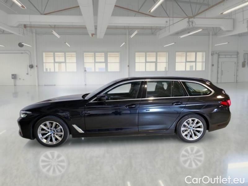 Bmw  Serie 5 BMW  / 2020 / 5P / STATION WAGON 530E XDRIVE LUXURY AUTO TOURING #8