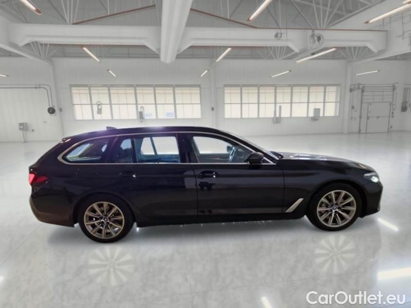 Bmw  Serie 5 BMW  / 2020 / 5P / STATION WAGON 530E XDRIVE LUXURY AUTO TOURING #7