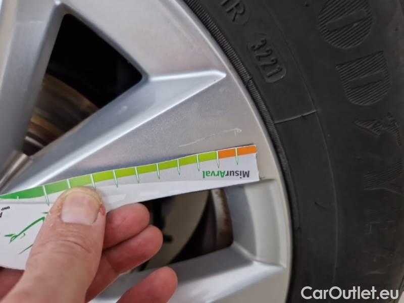 Renault  Captur RENAULT  / 2019 / 5P / SUV 1.6 PHEV E-TECH 117KW INTENS #94