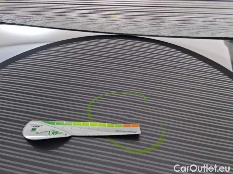 Renault  Captur RENAULT  / 2019 / 5P / SUV 1.6 PHEV E-TECH 117KW INTENS #24