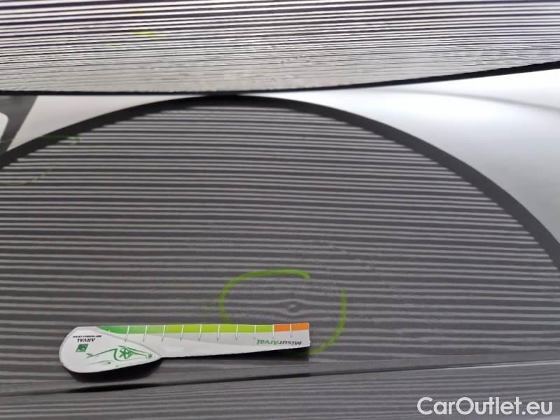 Renault  Captur RENAULT  / 2019 / 5P / SUV 1.6 PHEV E-TECH 117KW INTENS #27