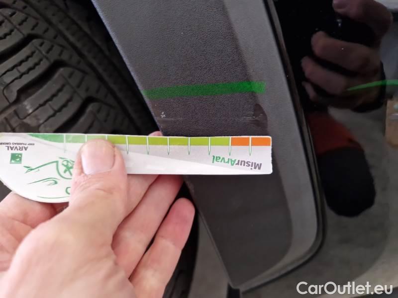 Toyota  RAV4 TOYOTA  / 2018 / 5P / CROSSOVER 2.5 HV 222V E-CVT LOUNGE 4WD #44