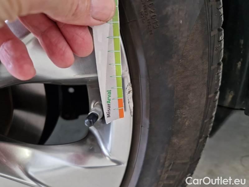 Toyota  RAV4 TOYOTA  / 2018 / 5P / CROSSOVER 2.5 HV 222V E-CVT LOUNGE 4WD #97