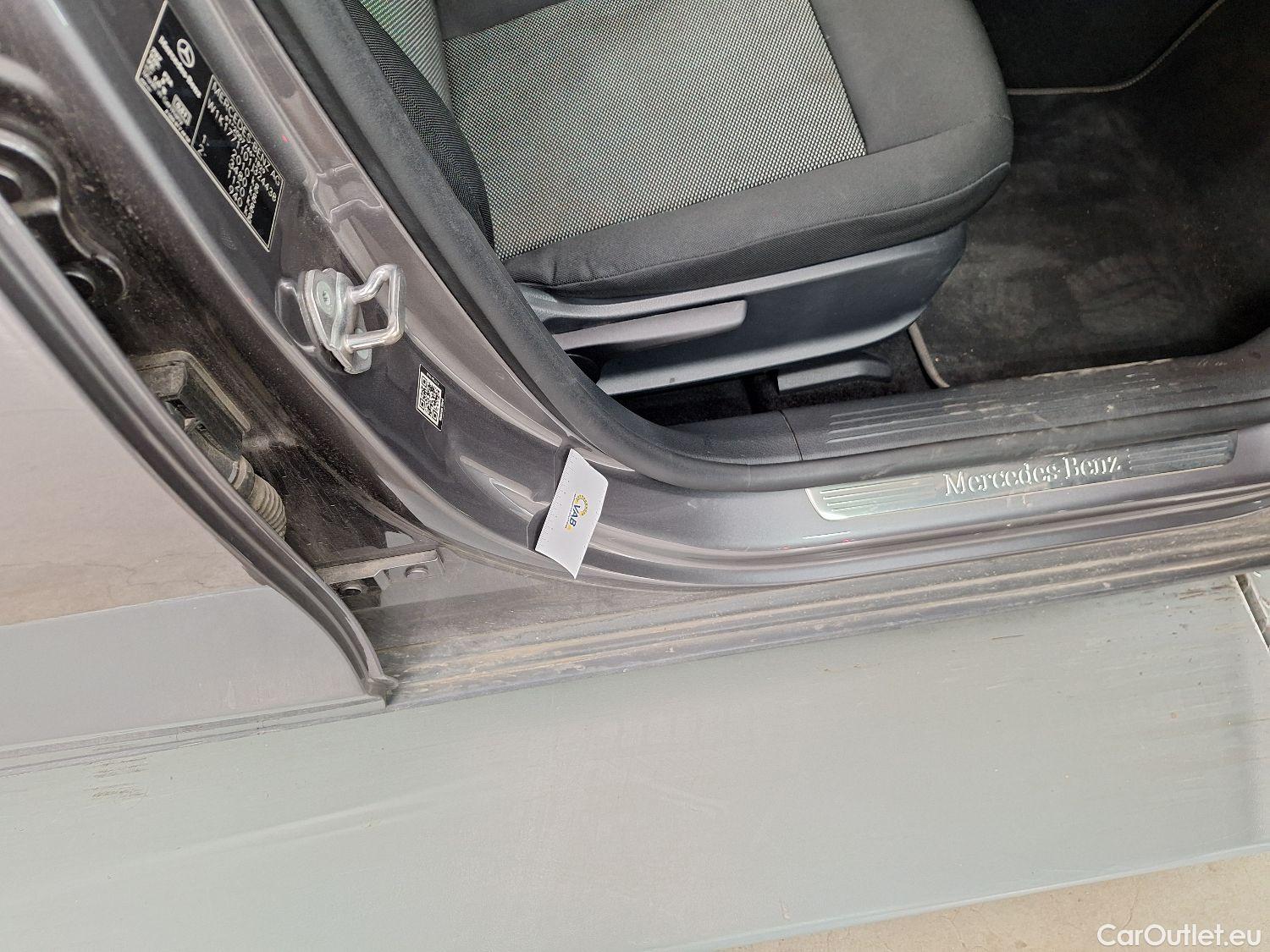 Mercedes  A-Klasse Mercedes, A-Class Berline '18, Mercedes-Benz  Limousine A 180d DCT Busine #26