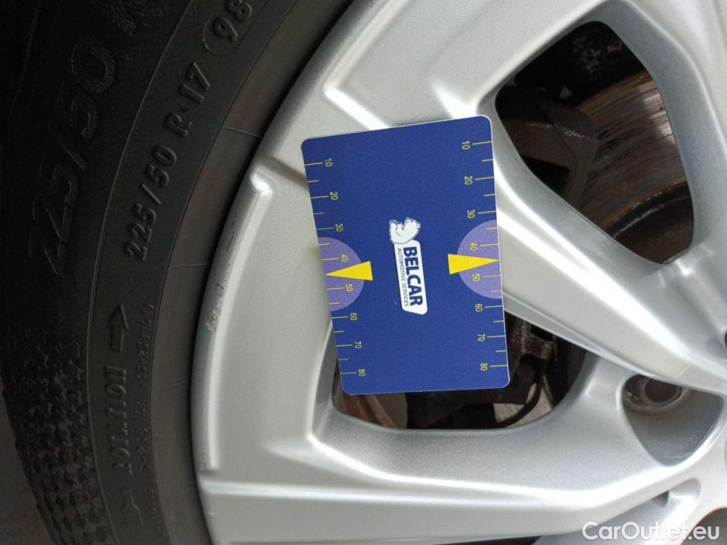 Bmw  Serie 3 BMW 3 Reeks Touring 318dA (100 kW) 5d #75