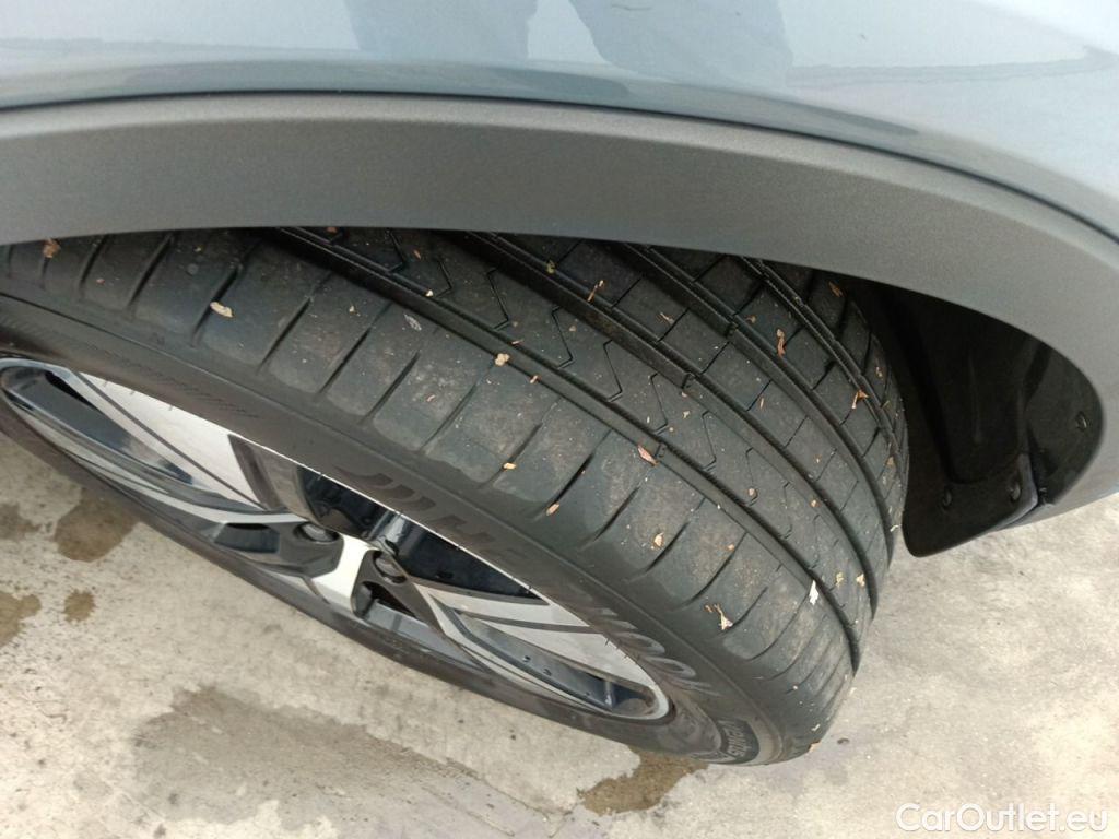 Volvo  XC 40 VOLVO XC40 1.5 T4 129 PHEV R-Design 5d #17