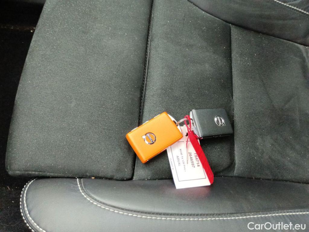 Volvo  XC 40 VOLVO XC40 1.5 T4 129 PHEV R-Design 5d #4