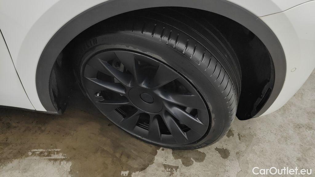 Tesla  Model Y TESLA  72.5 kWh Dual Motor Long Range (324 kW) 5d #28