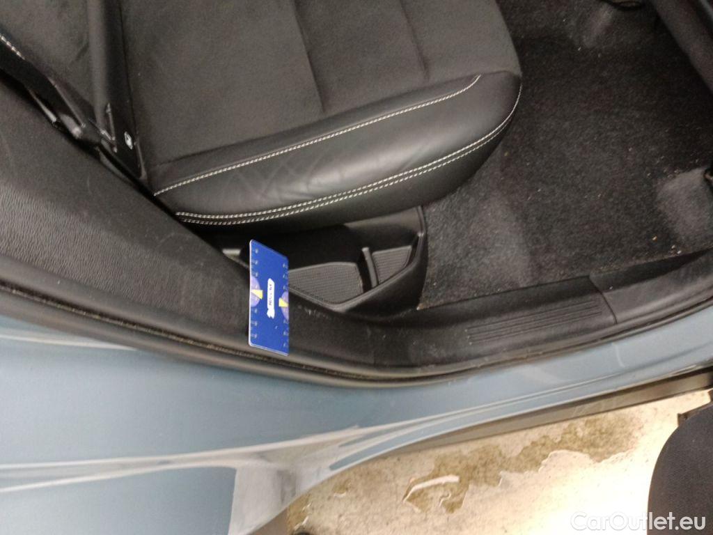 Volvo  XC 40 VOLVO XC40 1.5 T4 129 PHEV R-Design 5d #44