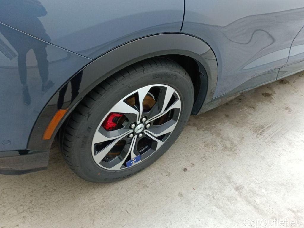 Ford  Mustang Ford  Mach-E 99kWh 248kW Extended Range AWD 5d #28