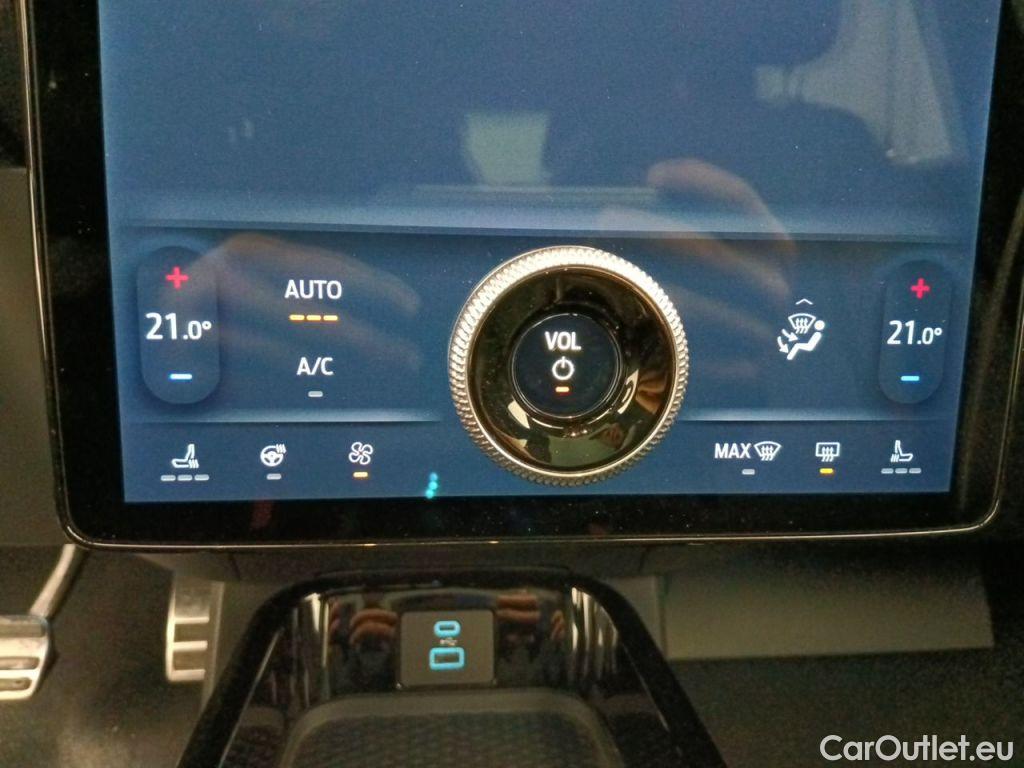 Ford  Mustang Ford  Mach-E 99kWh 248kW Extended Range AWD 5d #40