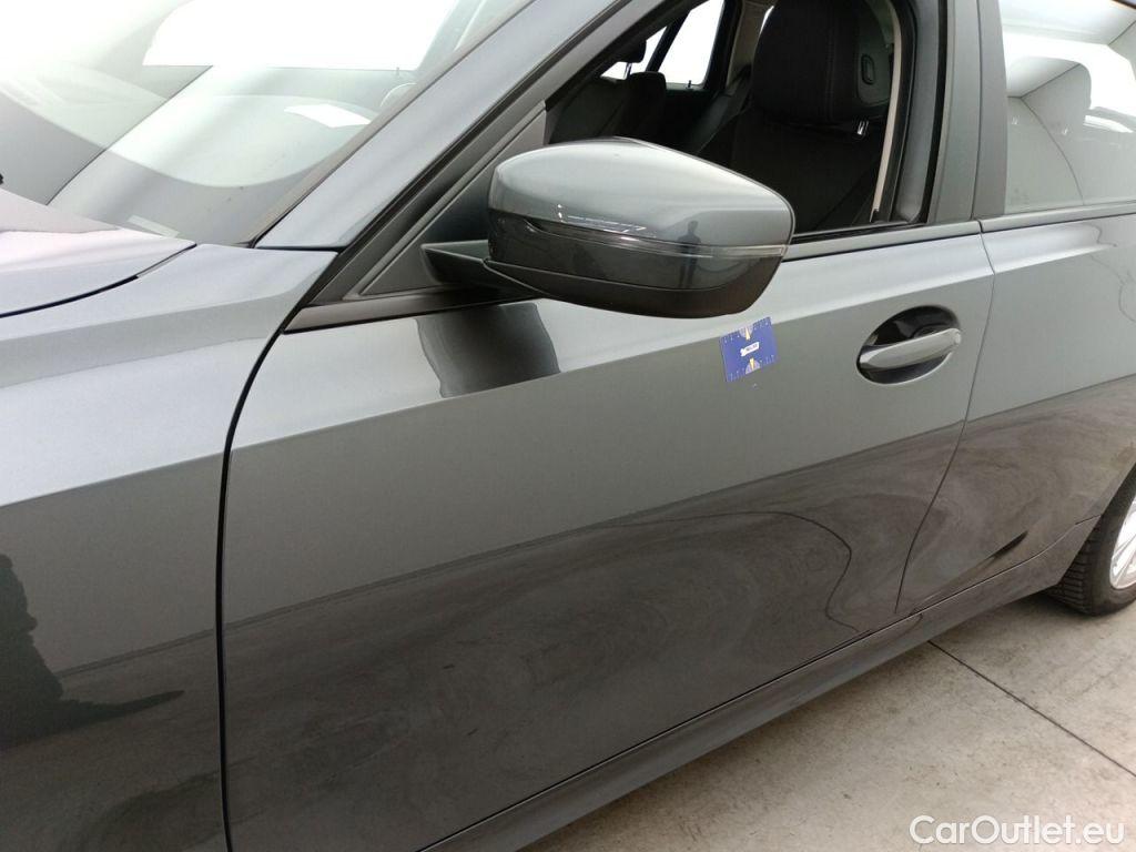Bmw  Serie 3 BMW 3 Reeks Touring 318dA (100 kW) 5d #40