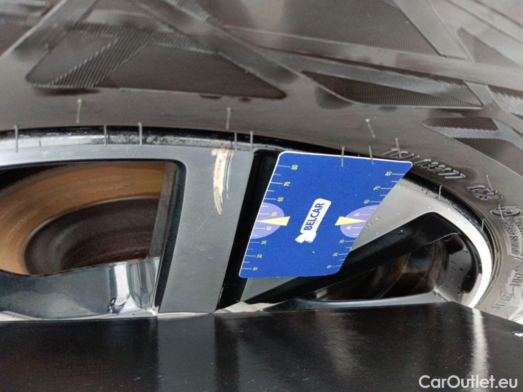 Volvo  XC 40 VOLVO XC40 1.5 T4 129 PHEV R-Design 5d #39