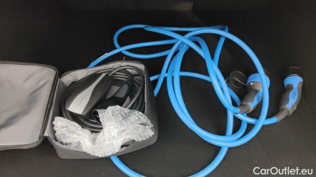 Tesla  Model Y TESLA  72.5 kWh Dual Motor Long Range (324 kW) 5d #13