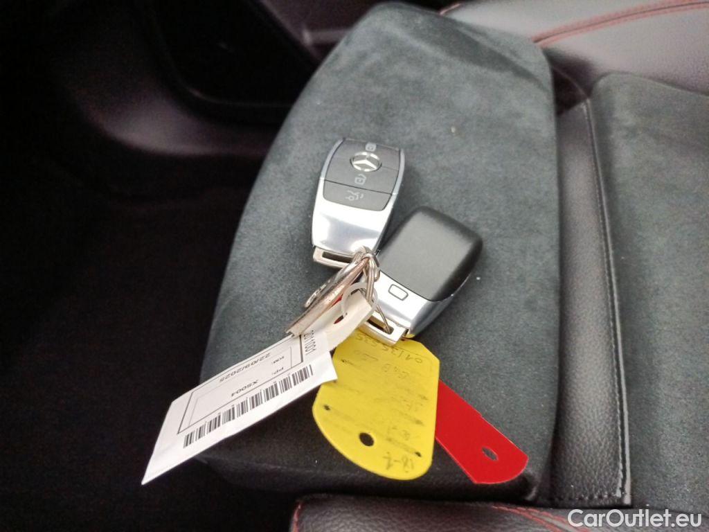 Mercedes  EQB MERCEDES  (X253) 66.5 kWh  250 190hp AMG Line 5d #11