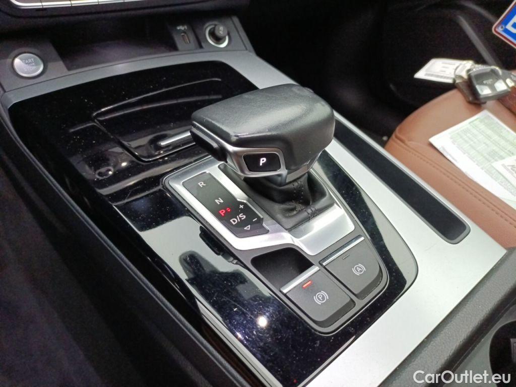 Audi  Q5 Audi  Business Edition 35 TDI S tronic 5d #44