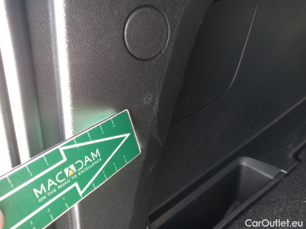 Peugeot  3008 PEUGEOT  / 2016 / 5P / todoterreno 1.5 BlueHDi 96kW (130CV) S&S Active EAT8 #29