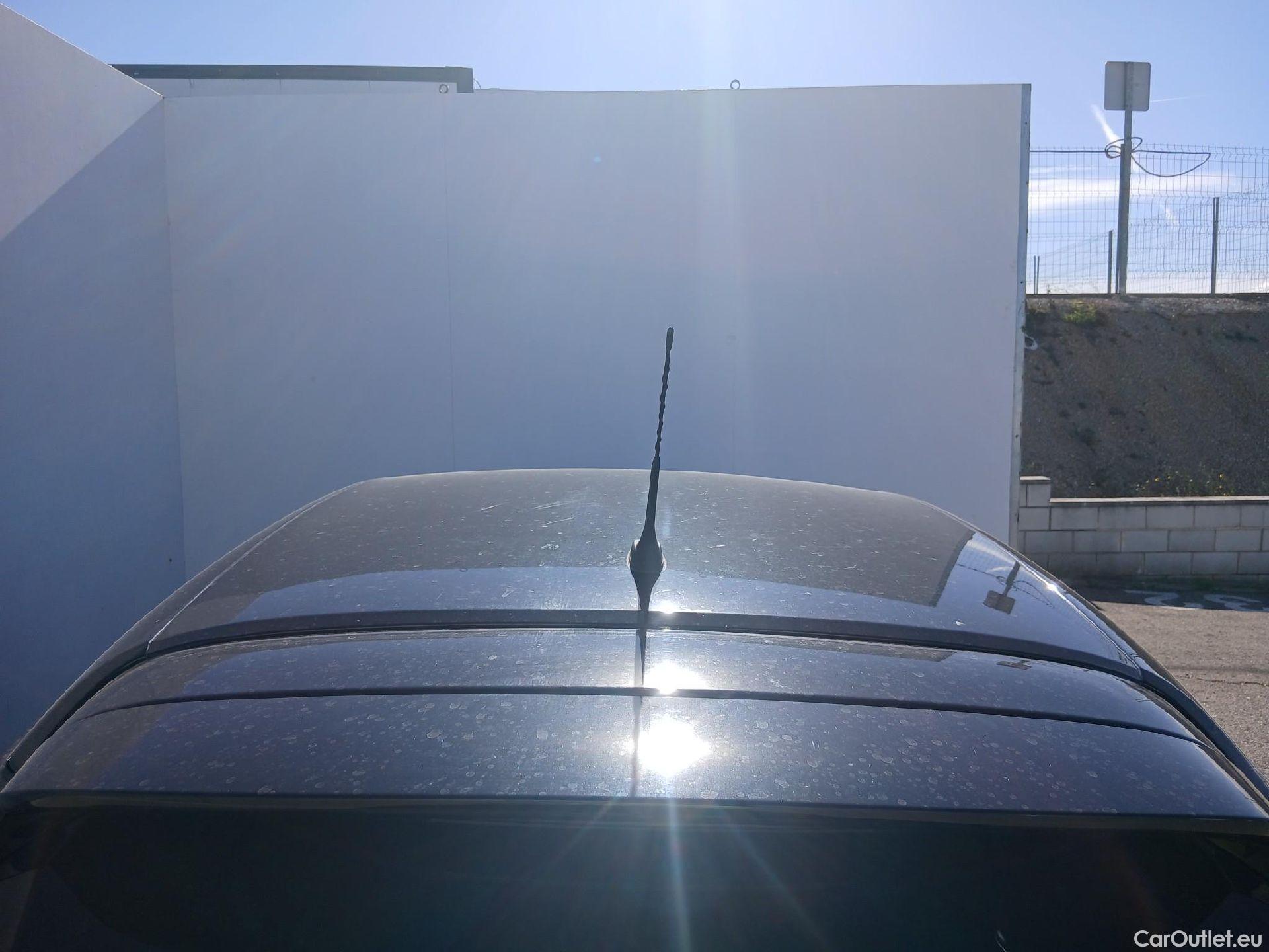 Opel  Corsa OPEL  / 2019 / 5P / berlina con portón 1.2T XHL 74kW (100CV) GS-Line #9