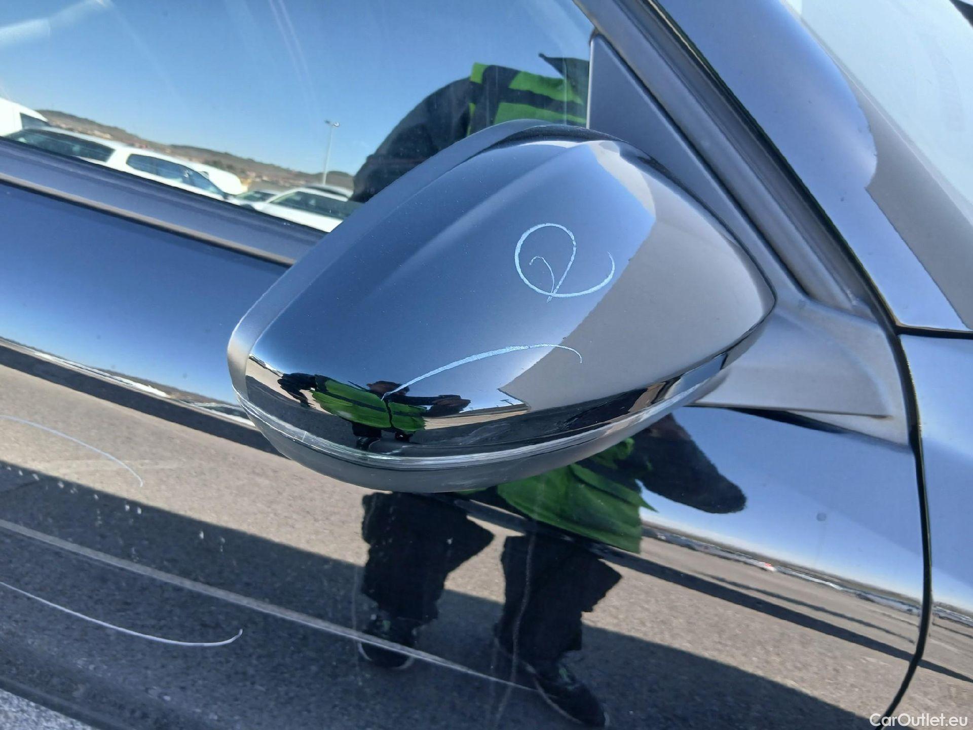 Opel  Corsa OPEL  / 2019 / 5P / berlina con portón 1.2T XHL 74kW (100CV) GS-Line #44