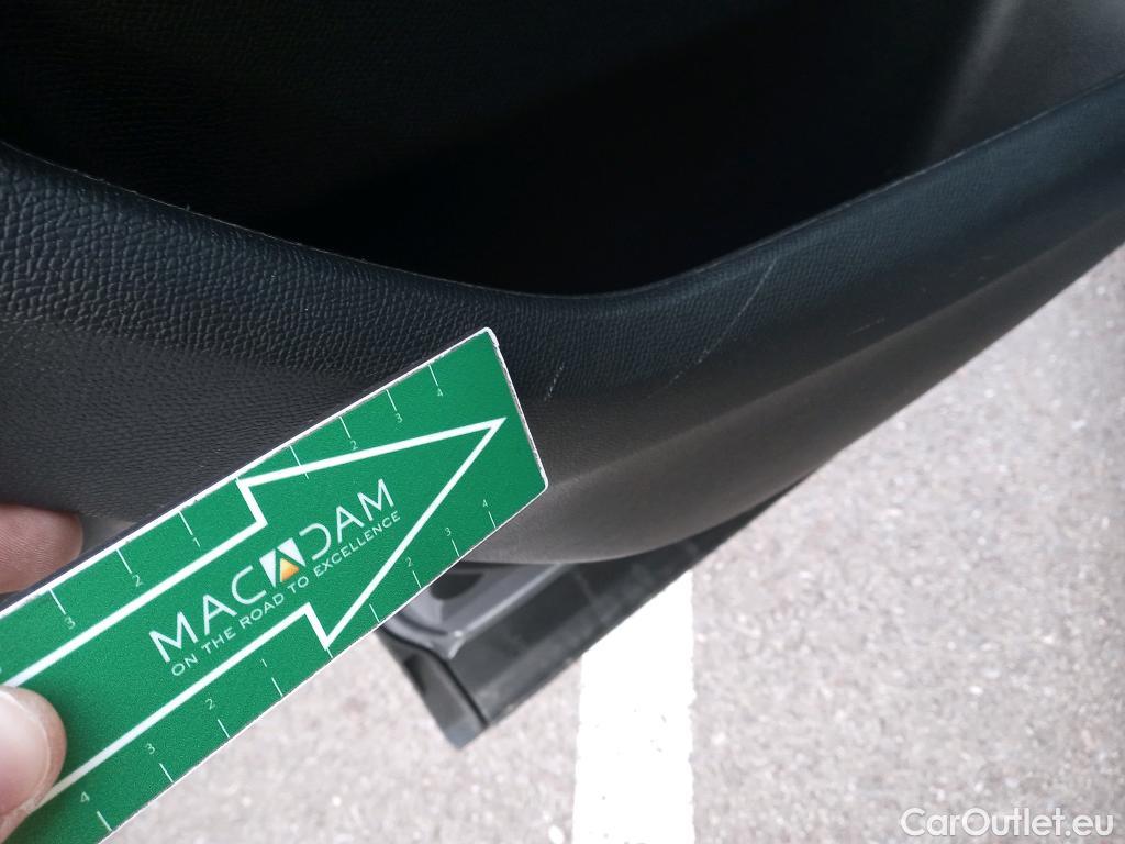 Peugeot  3008 PEUGEOT  / 2016 / 5P / todoterreno 1.5 BlueHDi 96kW (130CV) S&S Active EAT8 #23