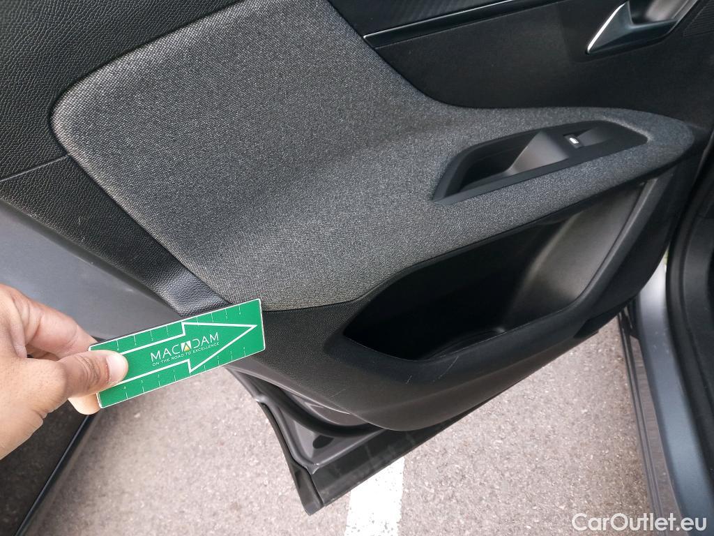 Peugeot  3008 PEUGEOT  / 2016 / 5P / todoterreno 1.5 BlueHDi 96kW (130CV) S&S Active EAT8 #24