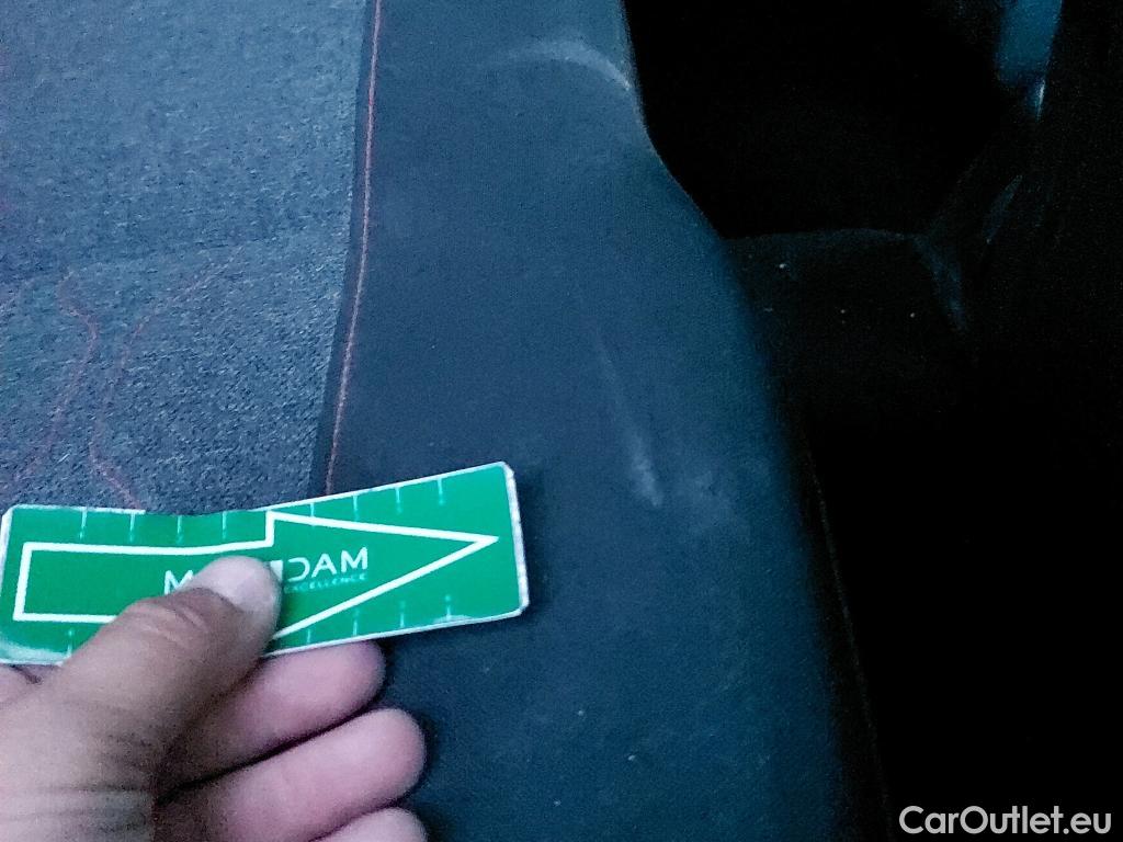  Citroen  C3 CITROEN  / 2016 / 5P / berlina con portón PureTech 60KW (83CV) FEEL #32