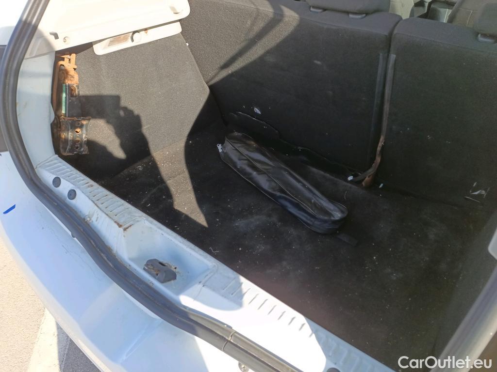  Dacia  Sandero DACIA  / 2016 / 5P / berlina con portón Comfort Blue dCi 70kW (95CV) #24