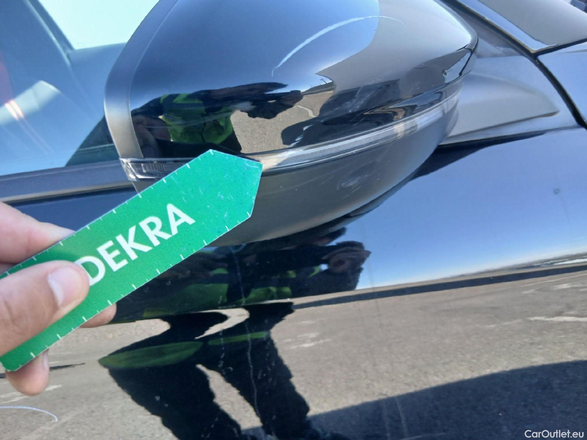 Opel  Corsa OPEL  / 2019 / 5P / berlina con portón 1.2T XHL 74kW (100CV) GS-Line #46