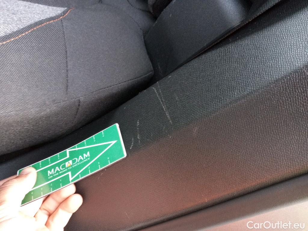 Peugeot  3008 PEUGEOT  / 2016 / 5P / todoterreno 1.5 BlueHDi 96kW (130CV) S&S Active EAT8 #25