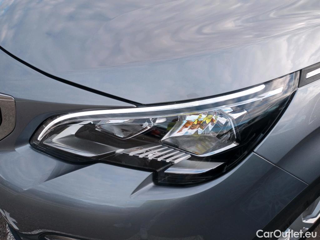Peugeot  3008 PEUGEOT  / 2016 / 5P / todoterreno 1.5 BlueHDi 96kW (130CV) S&S Active EAT8 #15