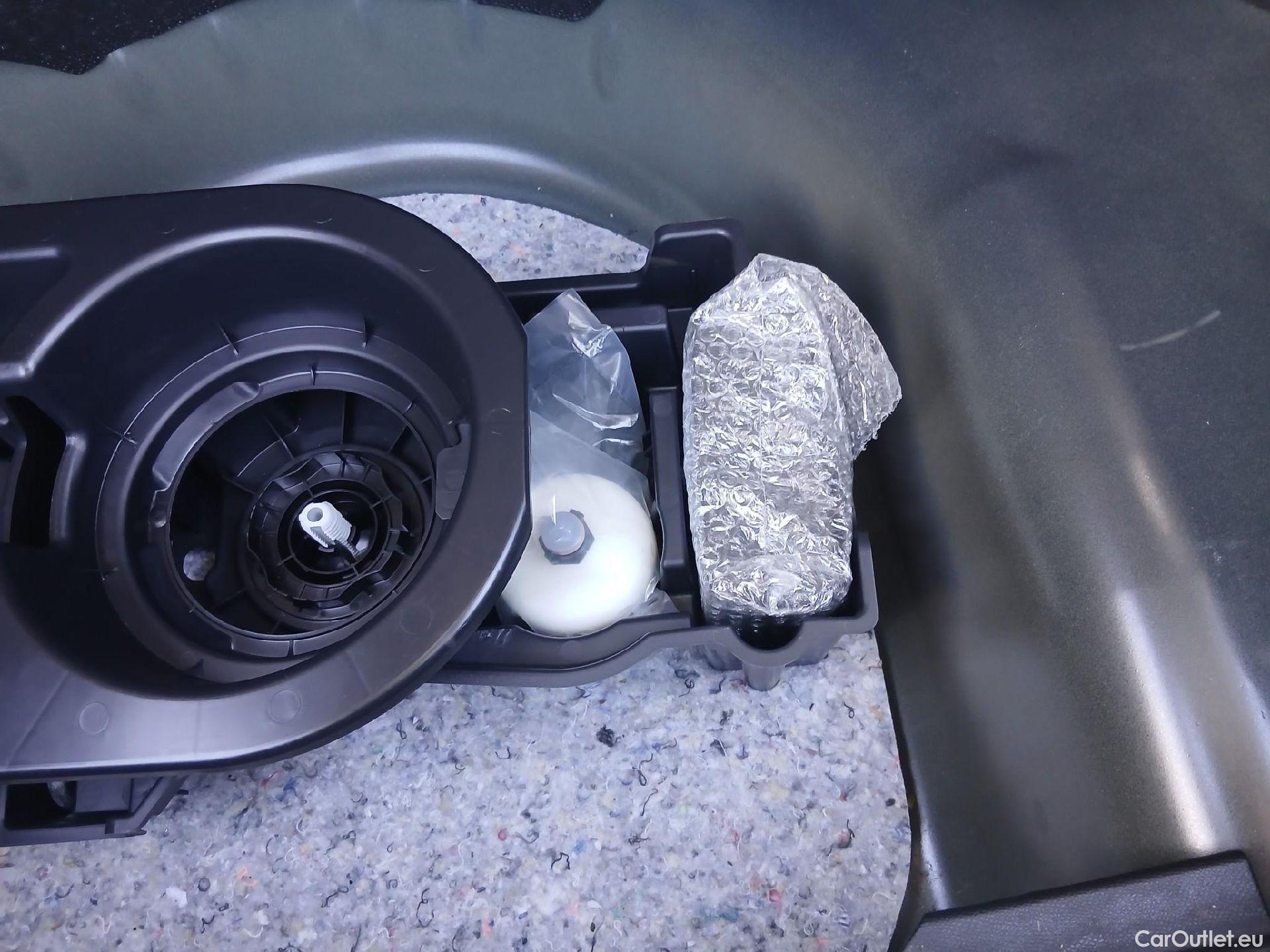 Opel  Corsa OPEL  / 2019 / 5P / berlina con portón 1.2T XHL 74kW (100CV) GS-Line #13