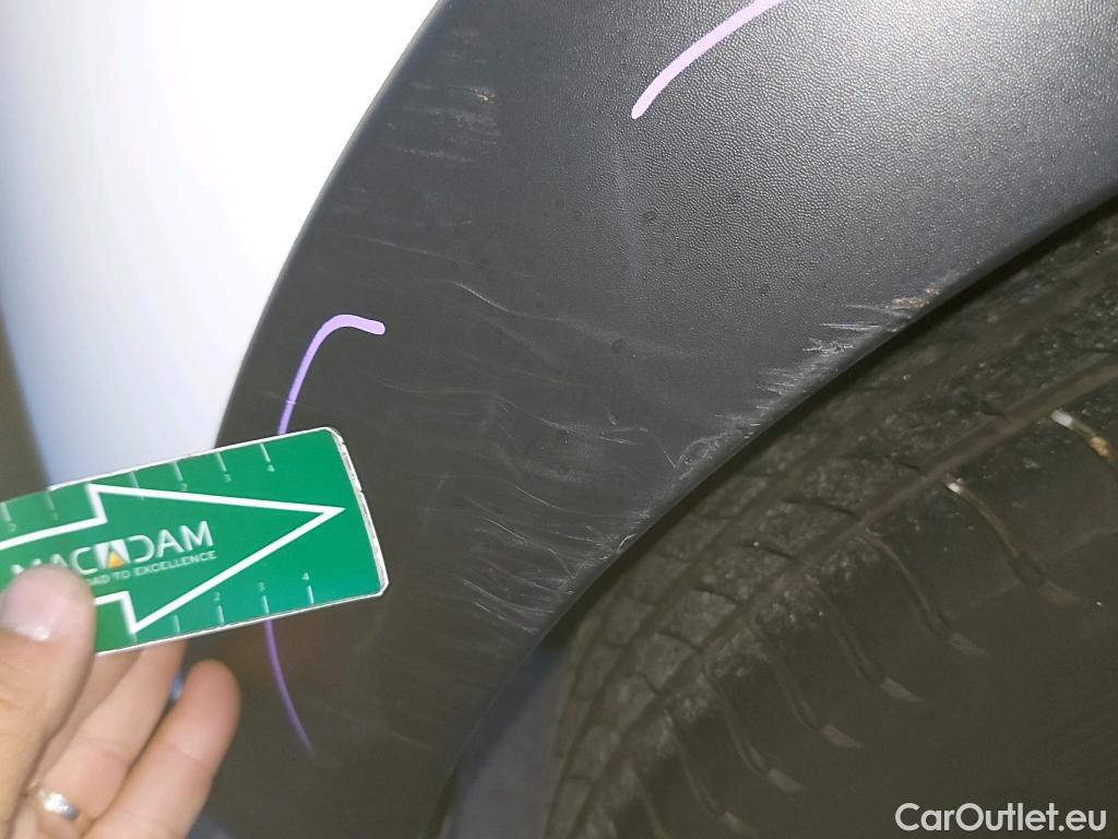  Citroen  C3 CITROEN  / 2016 / 5P / berlina con portón PureTech 60KW (83CV) FEEL #24