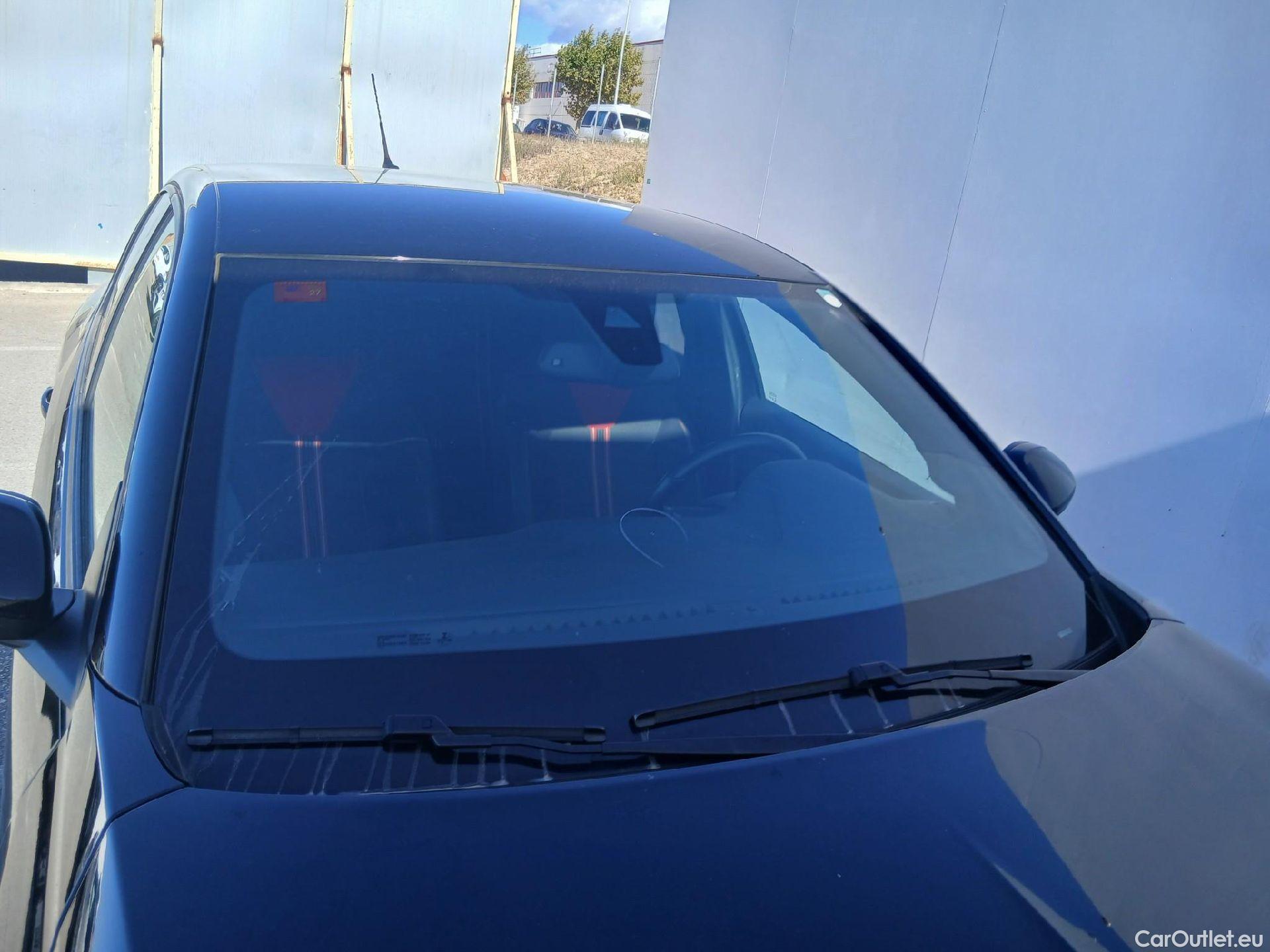 Opel  Corsa OPEL  / 2019 / 5P / berlina con portón 1.2T XHL 74kW (100CV) GS-Line #12