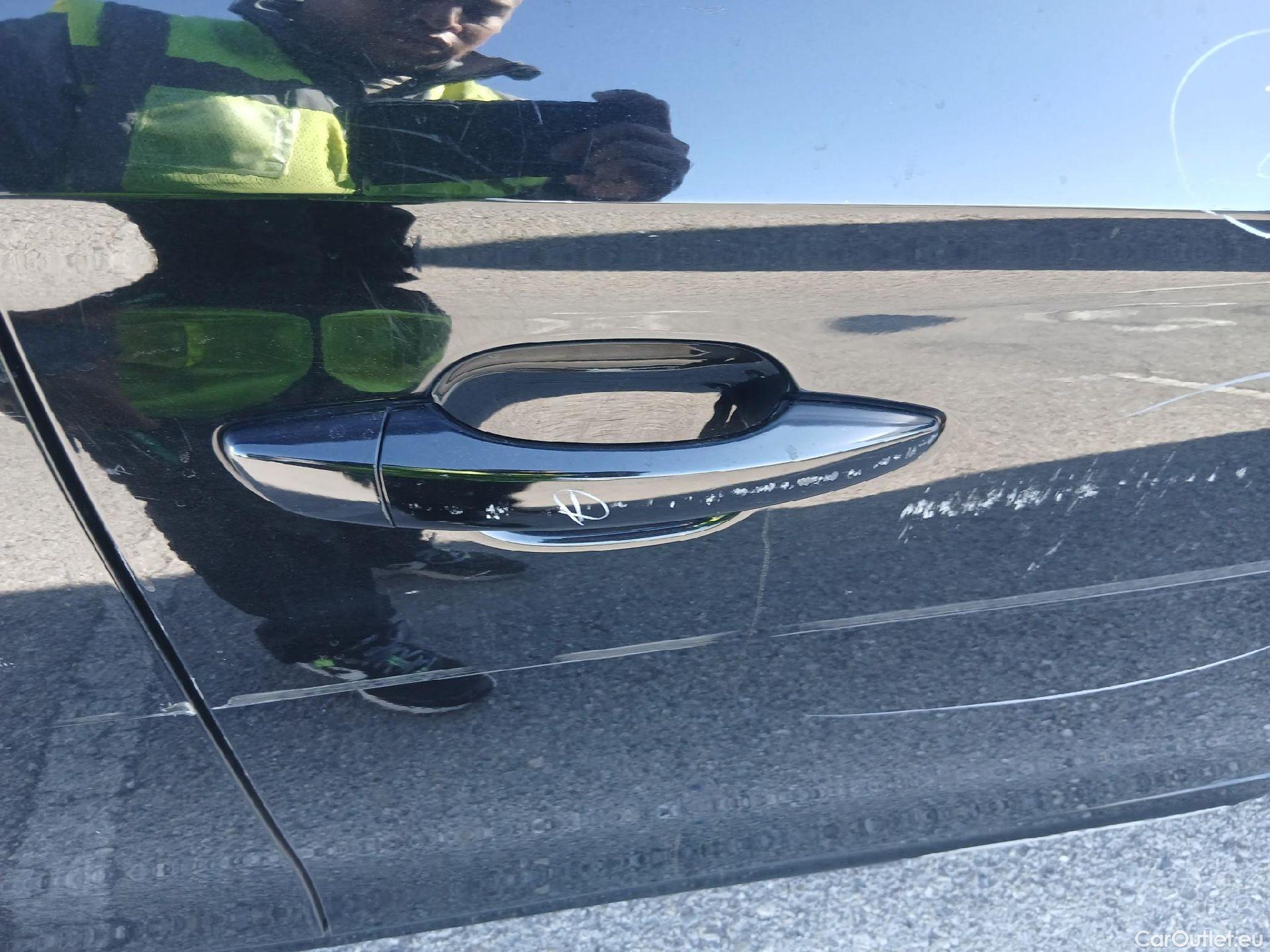 Opel  Corsa OPEL  / 2019 / 5P / berlina con portón 1.2T XHL 74kW (100CV) GS-Line #41