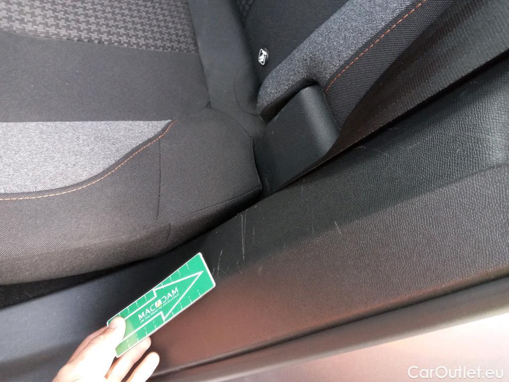 Peugeot  3008 PEUGEOT  / 2016 / 5P / todoterreno 1.5 BlueHDi 96kW (130CV) S&S Active EAT8 #26