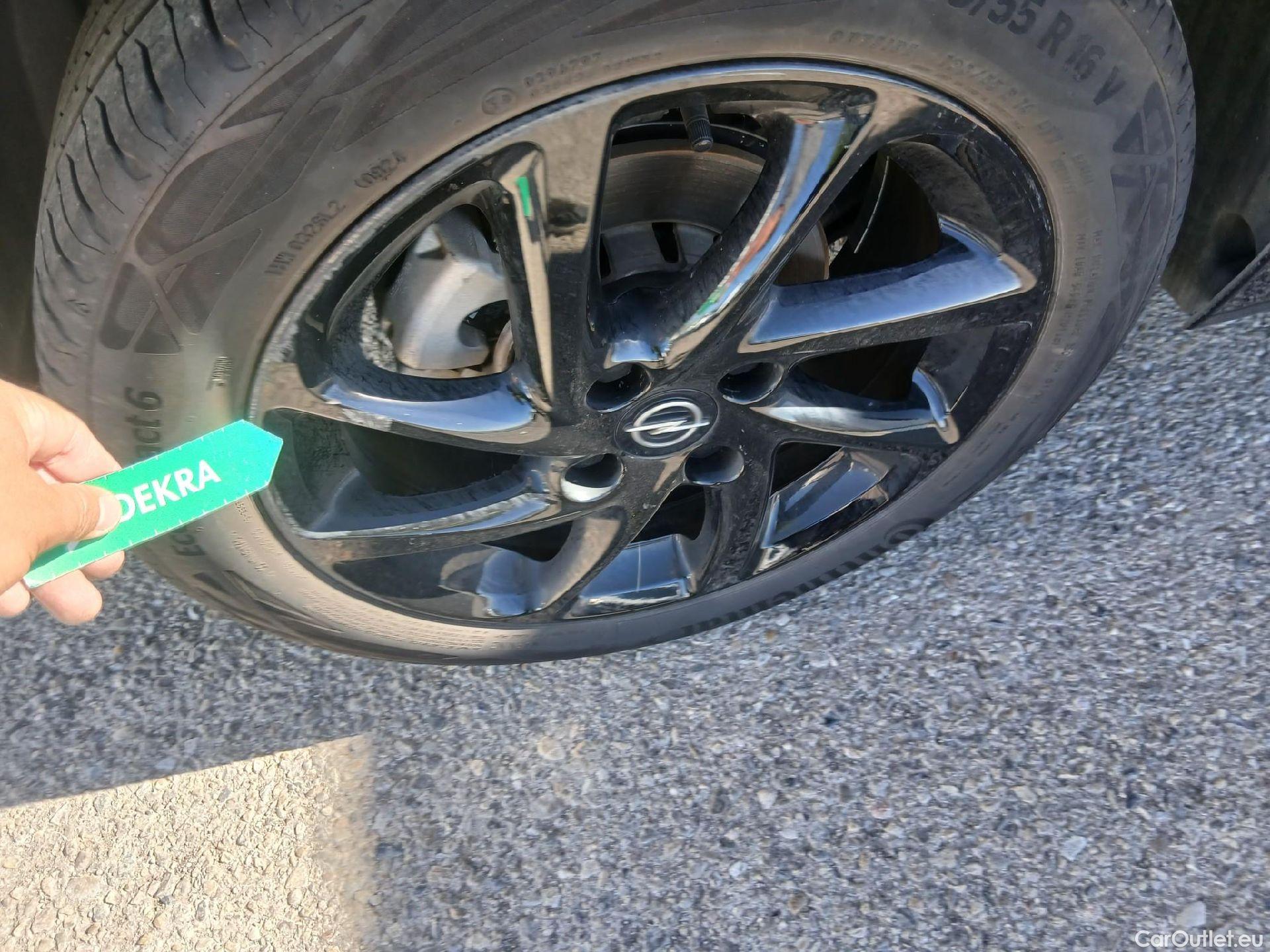 Opel  Corsa OPEL  / 2019 / 5P / berlina con portón 1.2T XHL 74kW (100CV) GS-Line #33