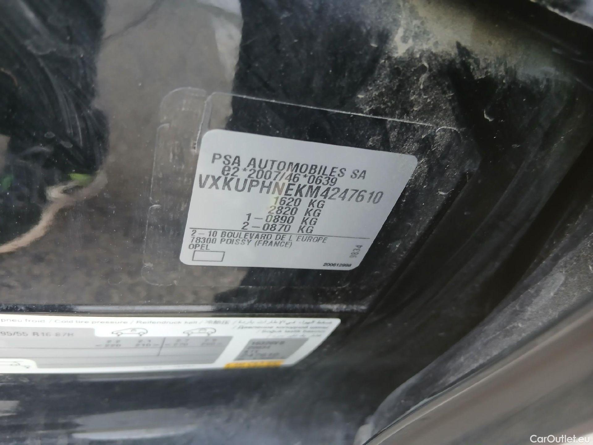 Opel  Corsa OPEL  / 2019 / 5P / berlina con portón 1.2T XHL 74kW (100CV) GS-Line #14