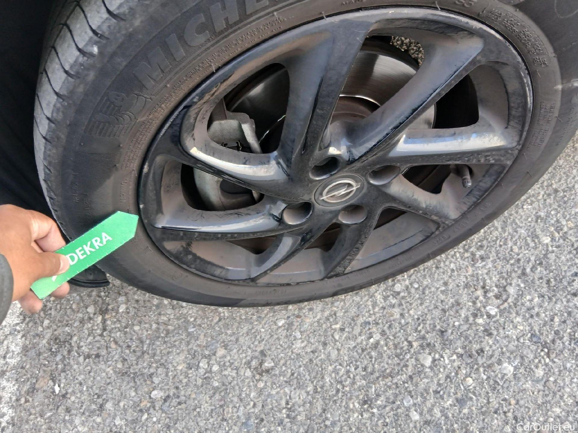 Opel  Corsa OPEL  / 2019 / 5P / berlina con portón 1.2T XHL 74kW (100CV) GS-Line #15