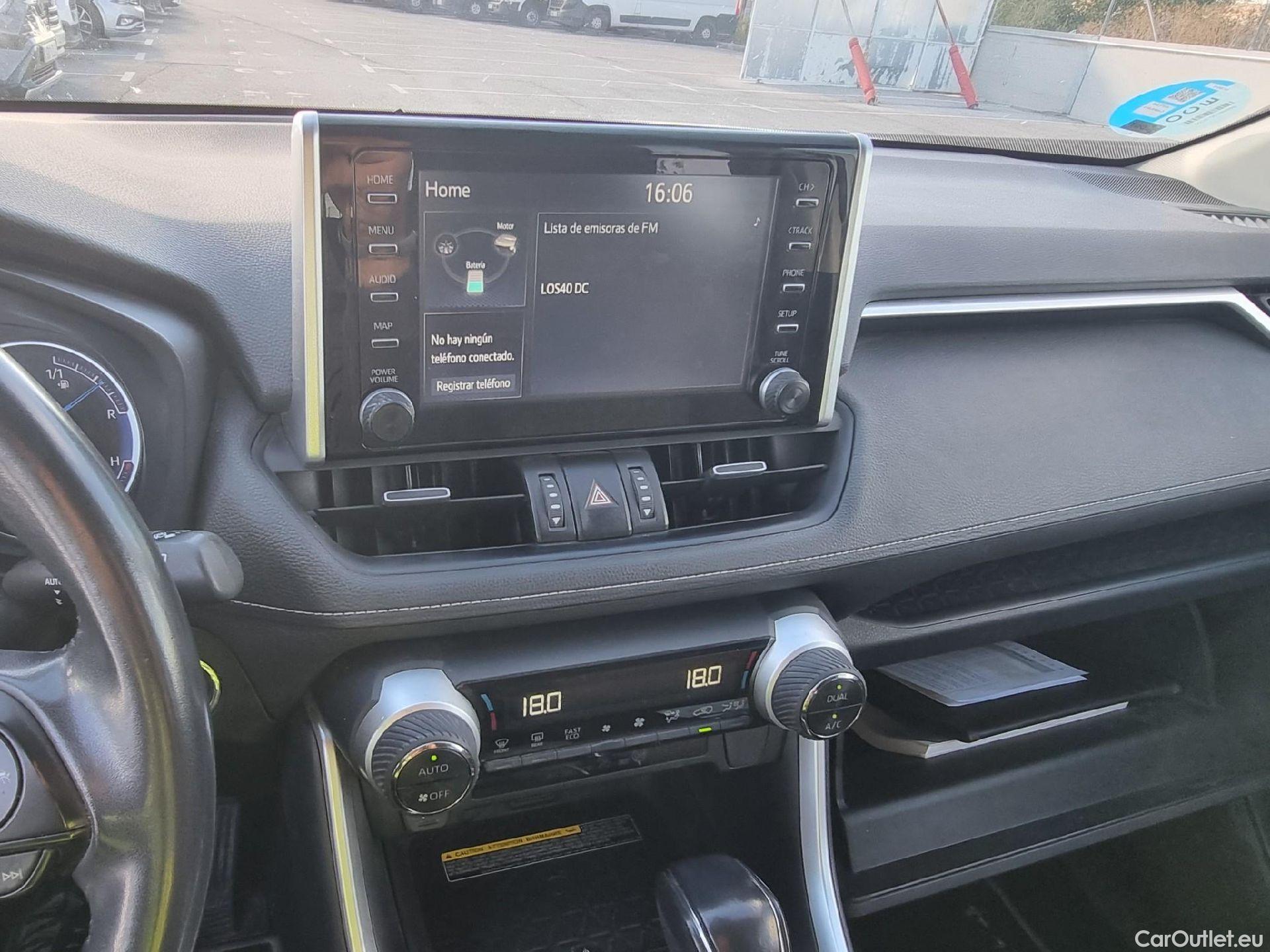 Toyota  RAV4 TOYOTA  / 2018 / 5P / todoterreno 2.5l 220H Advance #11