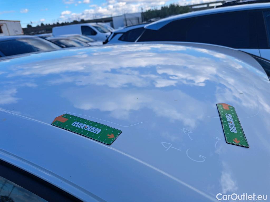 Volkswagen  Golf  VOLKSWAGEN / 2020 / 5P / berlina con portón 1.0 TSI 81kW (110CV) #2