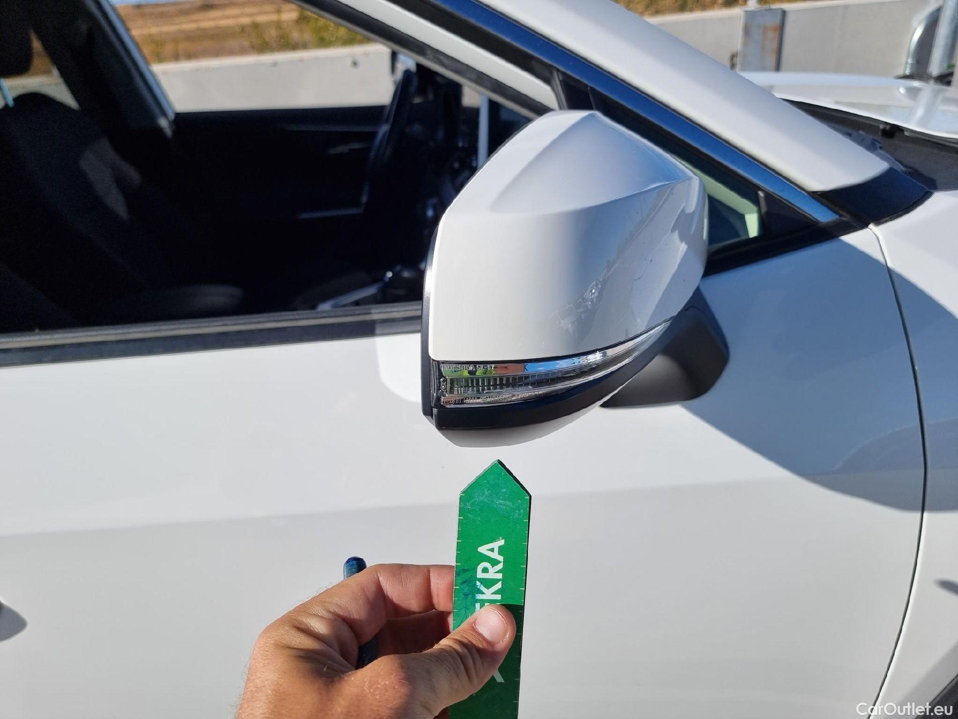 Toyota  RAV4 TOYOTA  / 2018 / 5P / todoterreno 2.5l 220H Advance #27