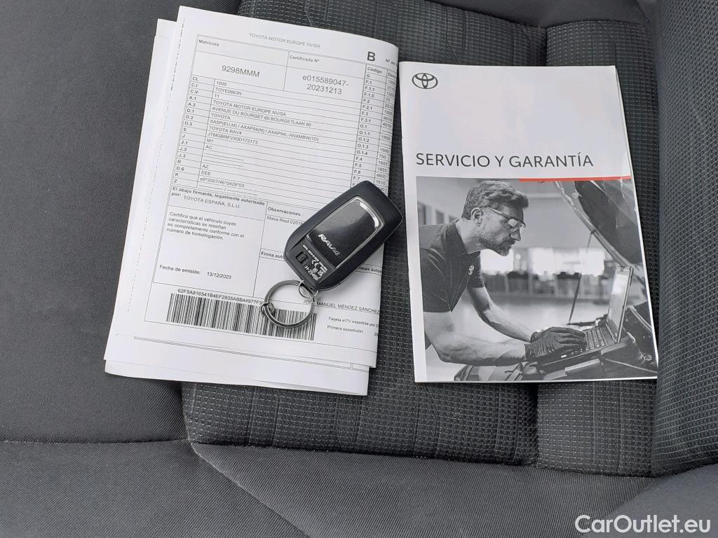 Toyota  RAV4 TOYOTA  / 2018 / 5P / todoterreno 2.5l PLUG-IN 300PH (e-CVT) Advance #2