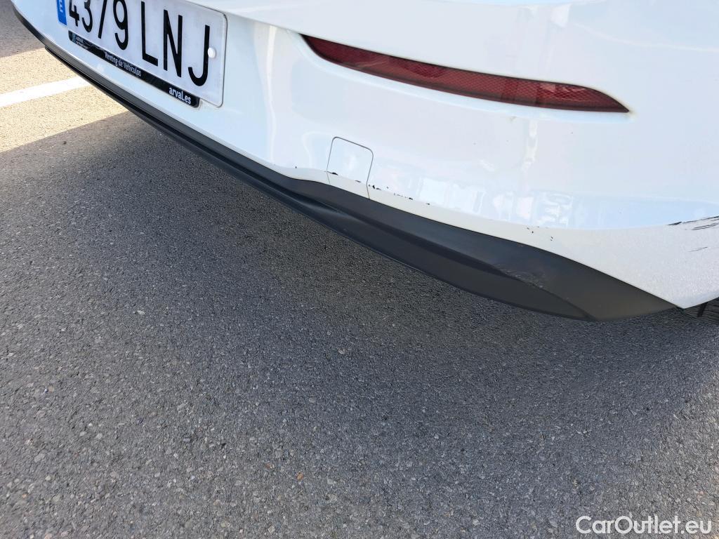 Volkswagen  Golf  VOLKSWAGEN / 2020 / 5P / berlina con portón 1.0 TSI 81kW (110CV) #32