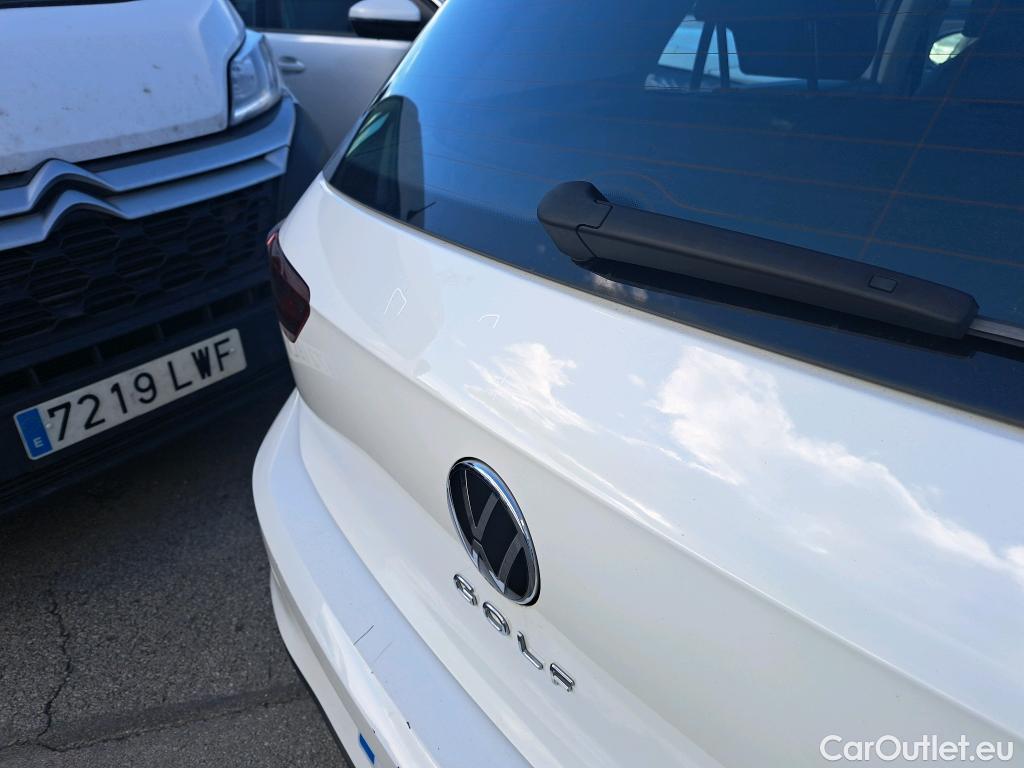 Volkswagen  Golf  VOLKSWAGEN / 2020 / 5P / berlina con portón 1.0 TSI 81kW (110CV) #24