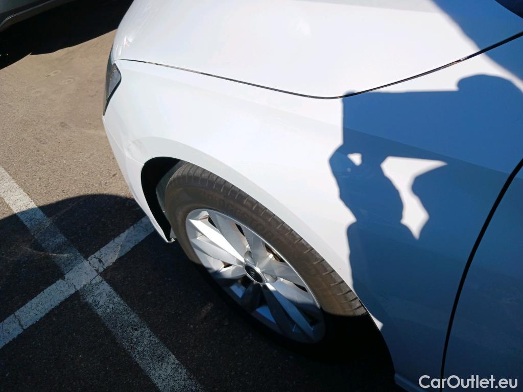 Audi  A3 AUDI  / 2020 / 5P / berlina con portón Sportback 30 TFSI 81kW (110CV) S tronic #3