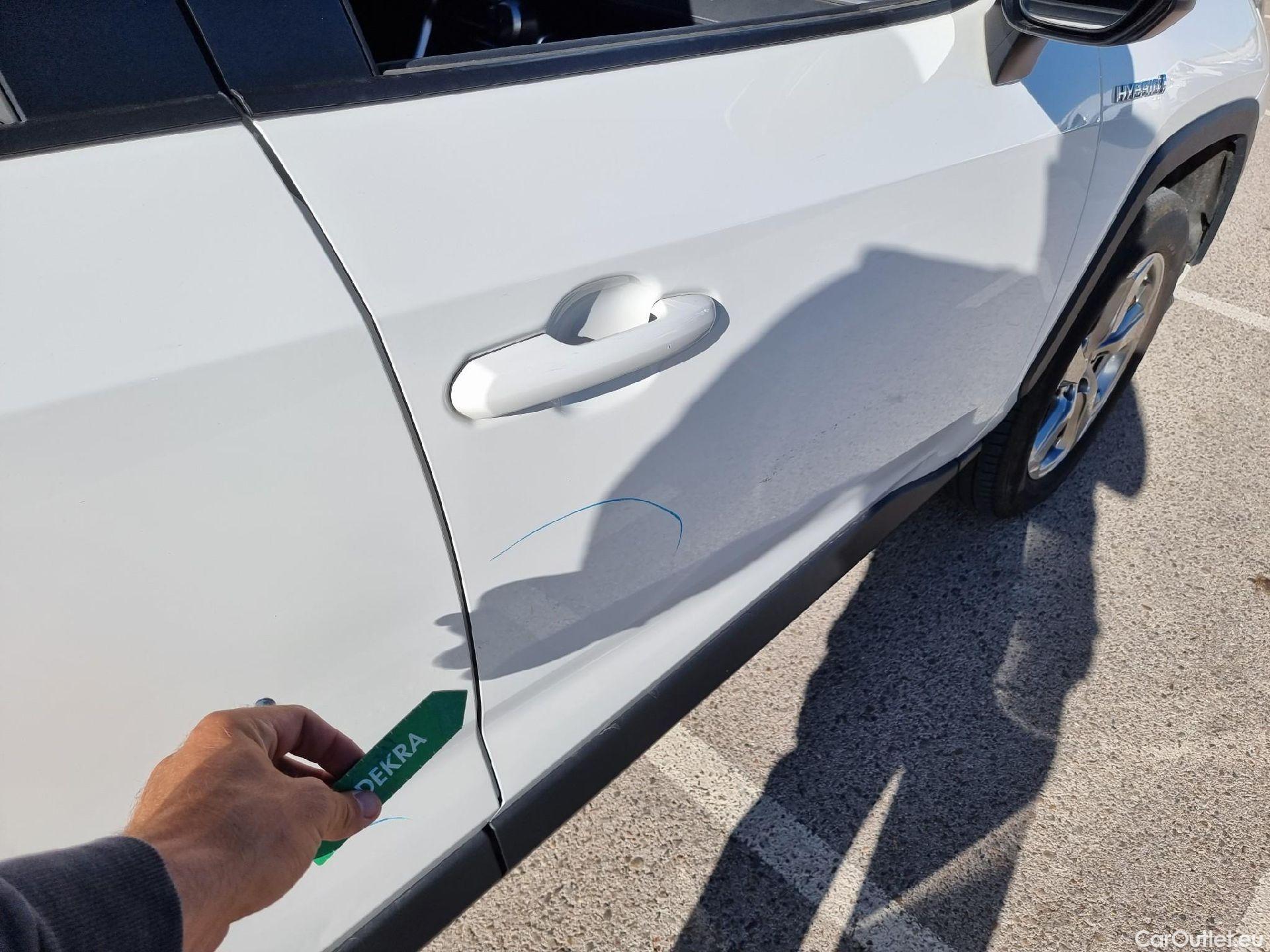 Toyota  RAV4 TOYOTA  / 2018 / 5P / todoterreno 2.5l 220H Advance #24